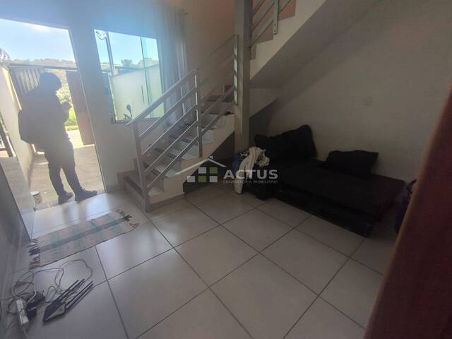 Casa para Locação em Ibirité - 5