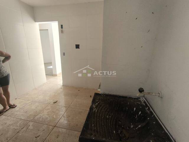 #166C - Casa para Venda em Ibirité - MG