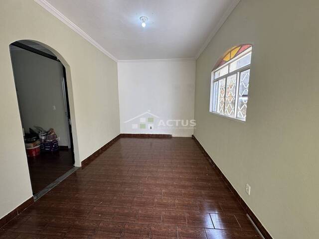 #205 - Casa para Locação em Ibirité - MG
