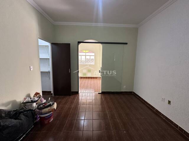 Casa para Locação em Ibirité - 4