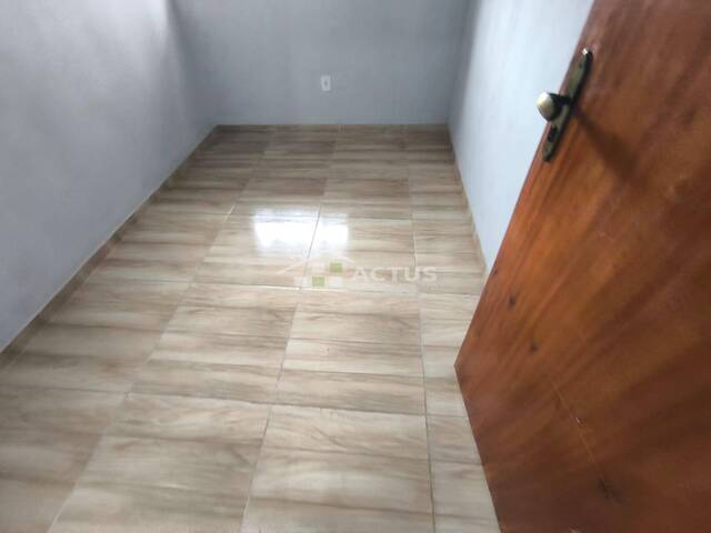 Casa para Locação em Ibirité - 4